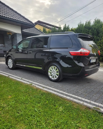 Toyota Sienna cena 129000 przebieg: 151580, rok produkcji 2015 z Wadowice małe 232